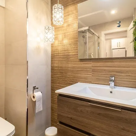 1st Line Beachfront With Direct Access To Appartamento Benalmádena