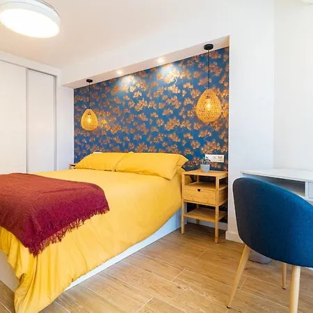 1st Line Beachfront With Direct Access To Benalmádena