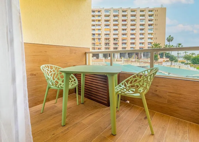 아파트 1st Line Beachfront With Direct Access To 베날마데나코스타